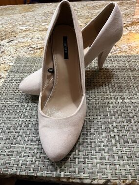 Forever 21 Light Blush Pointed Toe Stiletto Heels